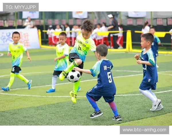 皇冠真人足球便捷的操作界面让新手玩家也能轻松上手享受足球投注乐趣